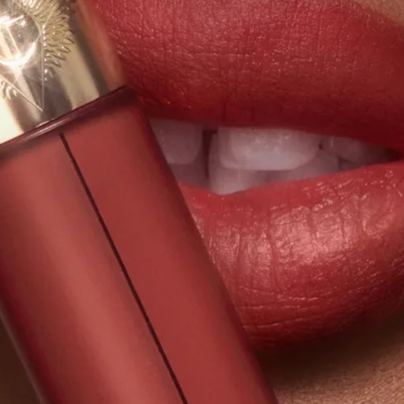 CHARLOTTE TILBURY AIRBRUSH FLAWLESS LIP BLUR WALK OF NO SHAME BLUR - Picture 4 of 9